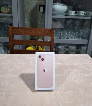 Caja iPhone 13 Rosa