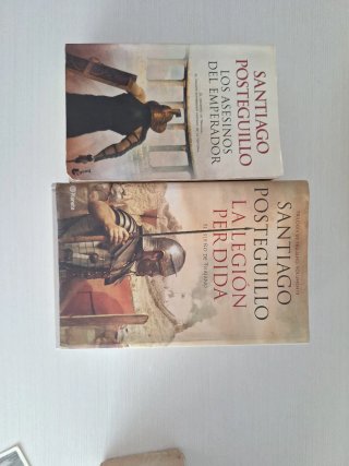 2 Libros de Santiago Posteguillo