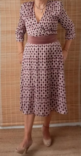 Vestido Estampado y Zapatos de Invitada