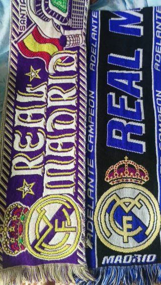2 Bufandas del Real Madrid