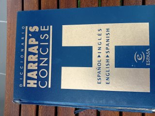 Diccionario Harrap's concise: español-inglés = ...
