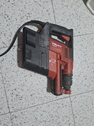 Taladro Hilti TE 5 con aspiradora para trabajos en