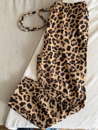 Pantalón estampado leopardo Zara