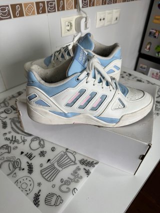Zapatillas Adidas Blancas y Azules