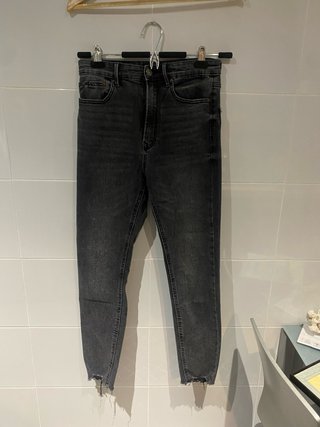 Pantalón vaquero Stradivarius negro talla 40