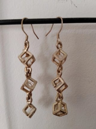 Pendientes Largos Geométricos Dorados