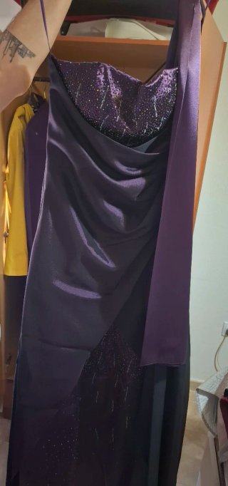 Vestido de fiesta morado