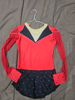 Malla de patinaje artístico roja y negra