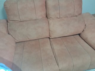 Juego de 2 sofas dos plazas cada uno color mostaza