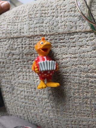 Figura Cobi Pato con Acordeón (Muestro 92)