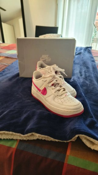 Zapatillas Nike Air Force 1 Blancas y Rosas