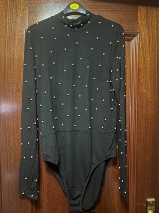 Body negro con perlas