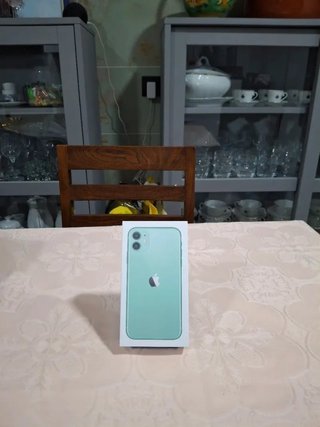Caja iPhone 11 verde