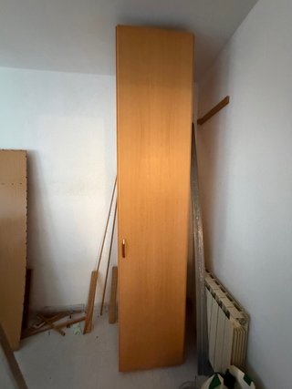 Armario de Madera Alto
