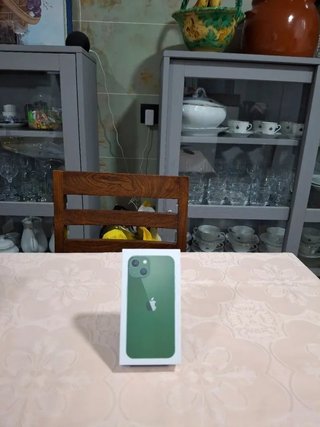 Caja iPhone 13 Verde