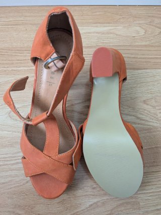 Sandalias Naranjas Talla 37. Nuevas sin usar