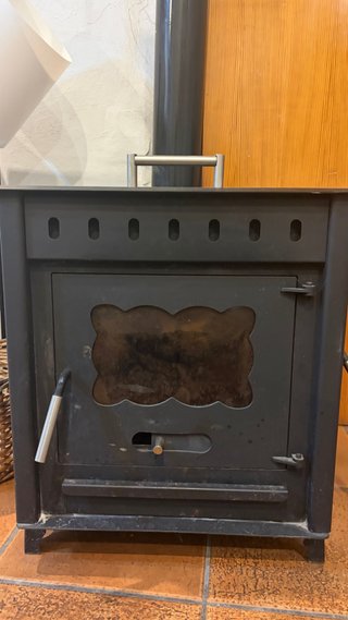 Estufa de leña con horno