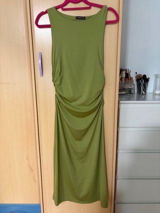 Vestido largo verde Stradivarius