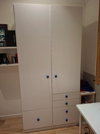 Armario de habitación blanco