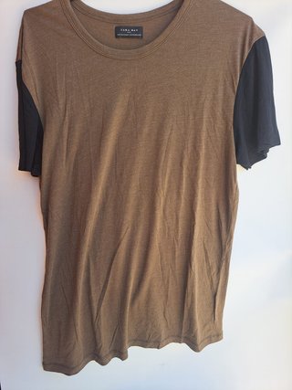 Camiseta Zara Manga Negra Marrón