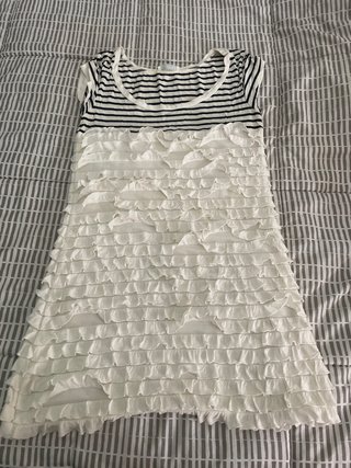 Camiseta con volantes