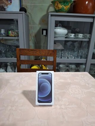 Caja iPhone 12 negro