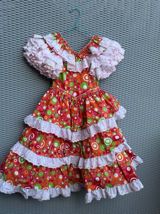 Traje de flamenca para niña con volantes