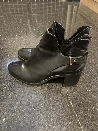Botines Negros Zara con Hebilla