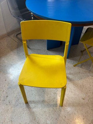 Silla IKEA Amarilla