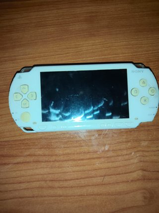 Consola Sony PSP-1004 Blanca para piezas