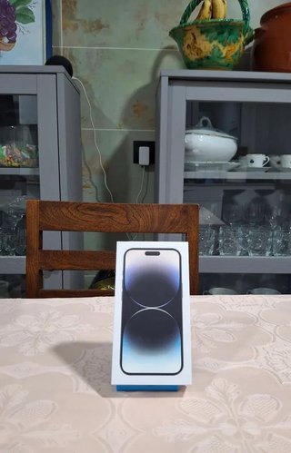 Caja iPhone 14 Pro Negro