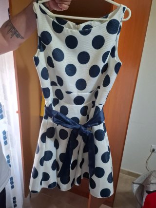 Vestido de fiesta con lunares