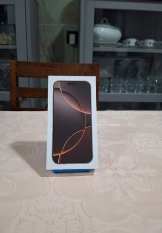 Caja iPhone 16 Pro Max Titanium desierto