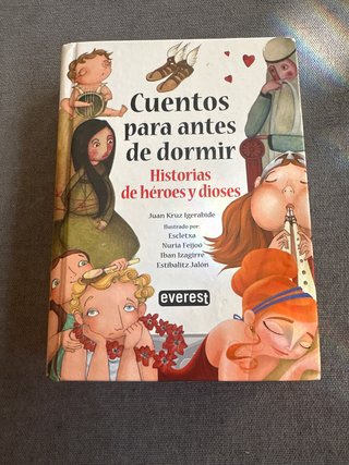 Cuentos para antes de dormir: historias de héro...