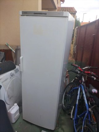 Nevera vertical Siemens blanca