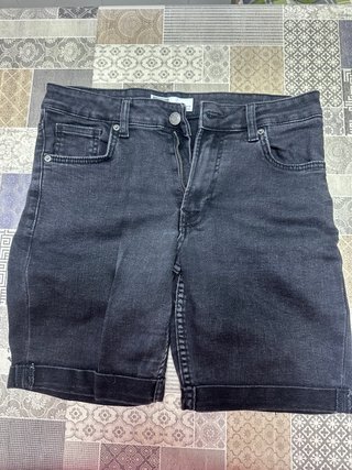 Pantalón corto vaquero negro