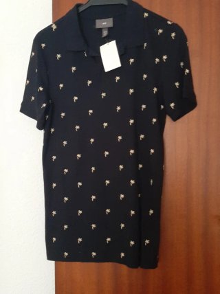 Camiseta Polo H&M Negra con Palmeras