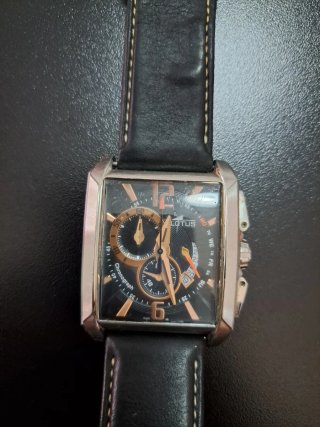 Reloj Lotus Cronógrafo con Correa de Piel