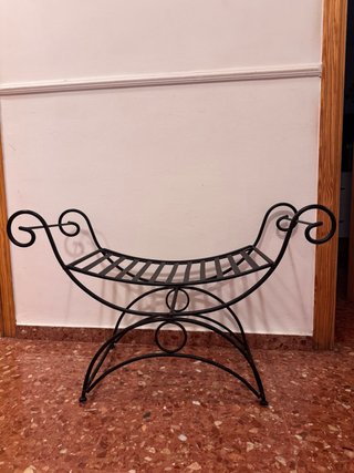 Banqueta Decorativa de Forja Negra