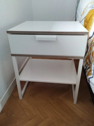 Mesitas de noche Ikea