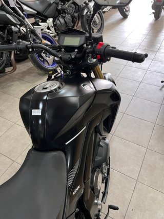 Moto Keeway Naked Negra