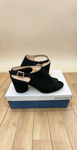 Zapatos de tacón Marypaz negros