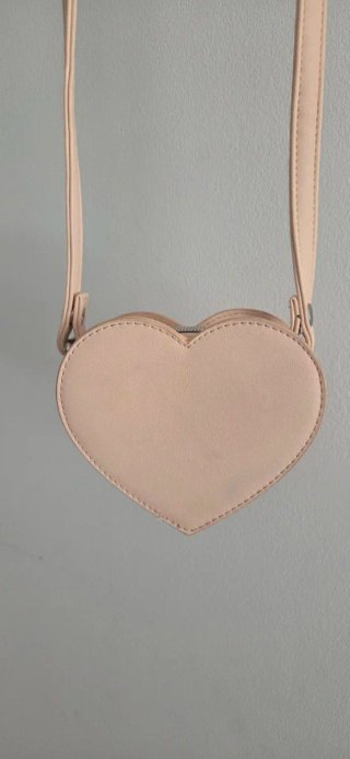 Bolso de niña con forma de corazón