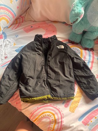 Abrigo de plumas The North Face talla 1-2 años .