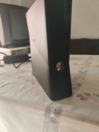 Consola Xbox 360 Slim Negra