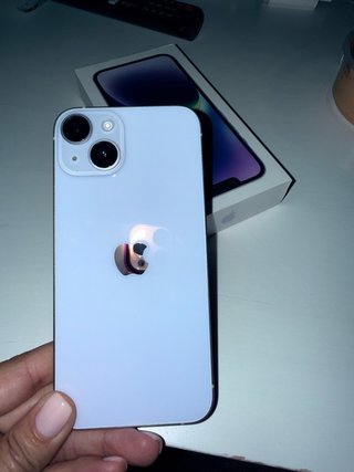 iPhone 14 Violeta