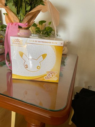 Caja de Entrenador Élite Pokémon 30 Aniversario