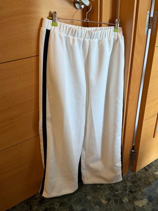 Pantalones Blancos con Franja Lateral