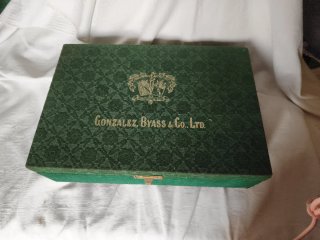 Estuche brocado González Byass con 2 copas Lepanto