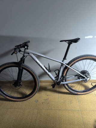 Bicicleta de Montaña Trek de Carbono